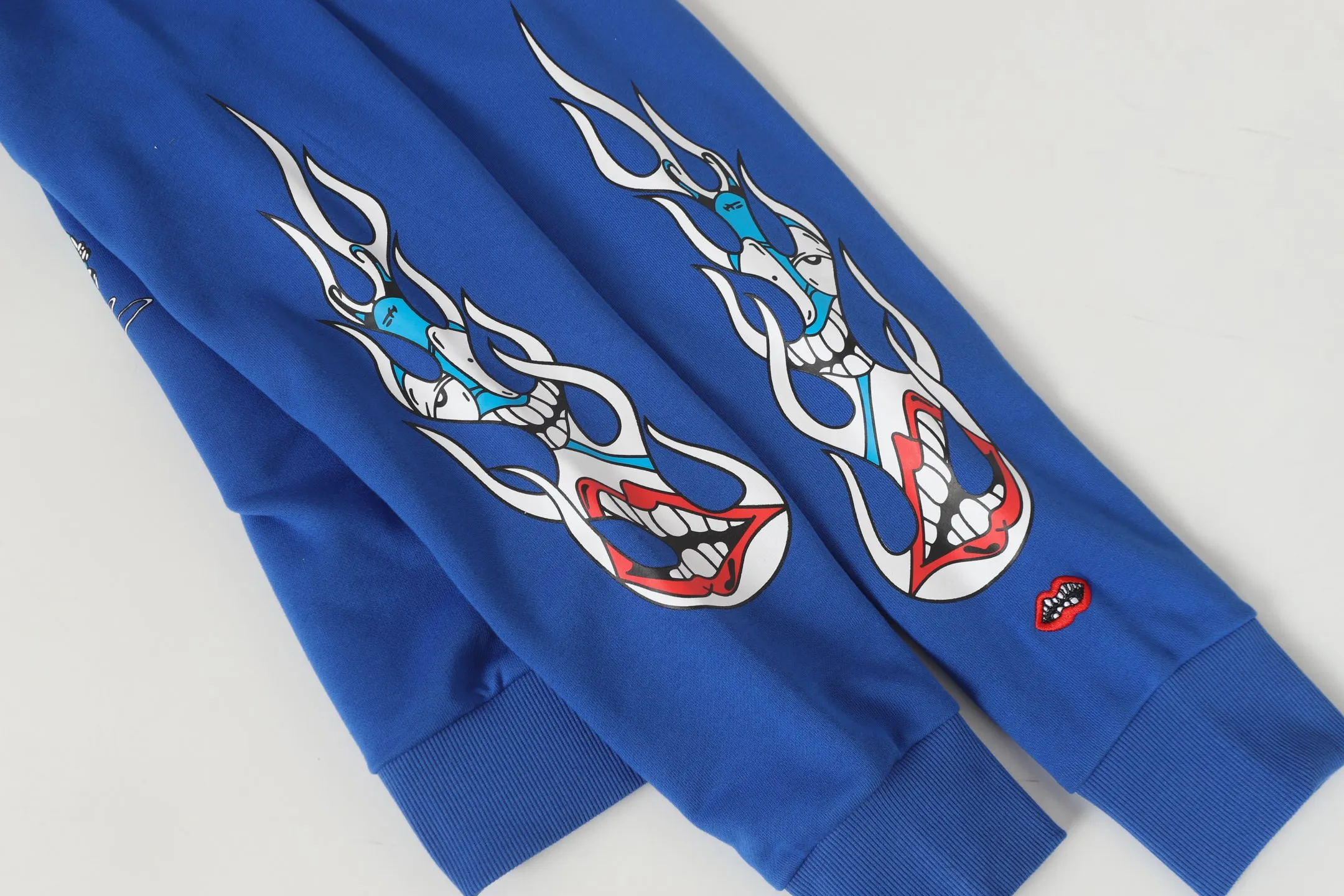P240 #L3104 Cross-border model. Those who pursue quality should not place an order. -Chrome Hearts/Chrome Hearts 23ss graffiti spoof printed hooded sweatshirt -High weight, high density and high quality. The wool is soft, delicate and skin-friendly. It feels soft and silky. It has excellent warmth and skin-friendly properties.
